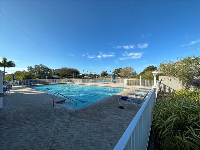 864 WATERSIDE LANE, Bradenton, FL 34209