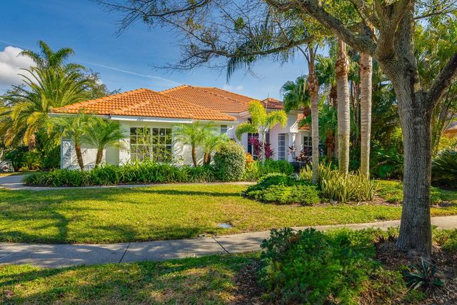 441 VILLAGE DRIVE, Tarpon Springs, FL 34689