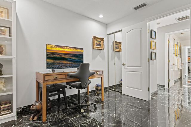 441 VILLAGE DRIVE, Tarpon Springs, FL 34689