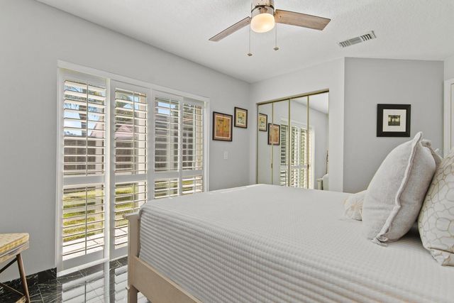 441 VILLAGE DRIVE, Tarpon Springs, FL 34689