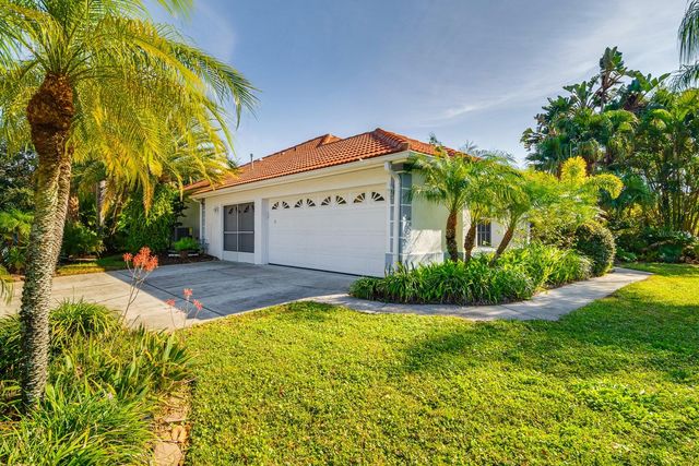 441 VILLAGE DRIVE, Tarpon Springs, FL 34689