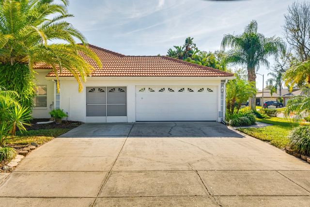 441 VILLAGE DRIVE, Tarpon Springs, FL 34689