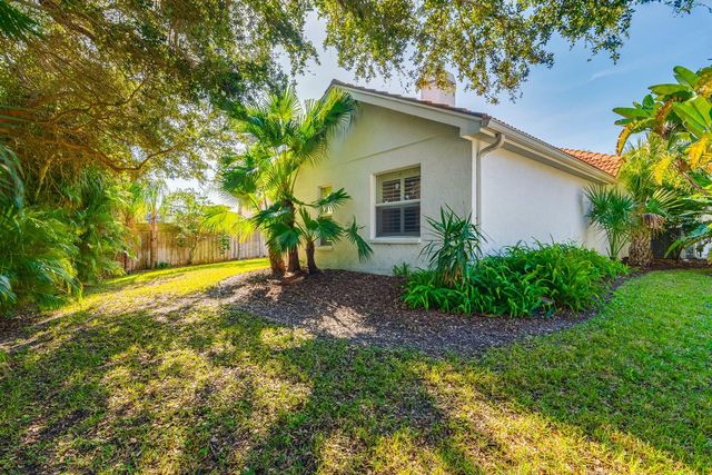 441 VILLAGE DRIVE, Tarpon Springs, FL 34689