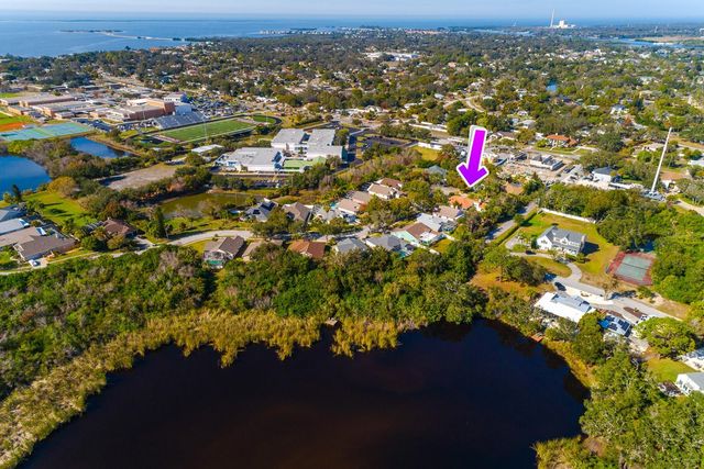 441 VILLAGE DRIVE, Tarpon Springs, FL 34689