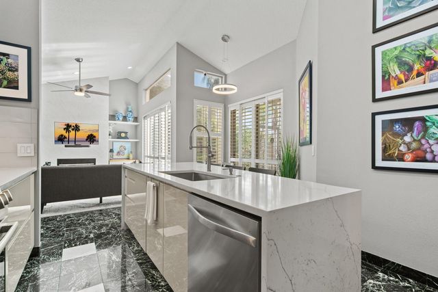 441 VILLAGE DRIVE, Tarpon Springs, FL 34689