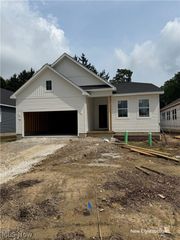 310 Delta Way, Elyria, OH 44035
