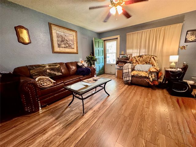 2201 S Columbia, West Columbia, TX 77486