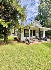 2201 S Columbia, West Columbia, TX 77486