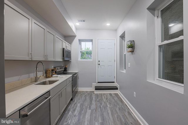 1520 E BALTIMORE ST, Baltimore, MD 21231