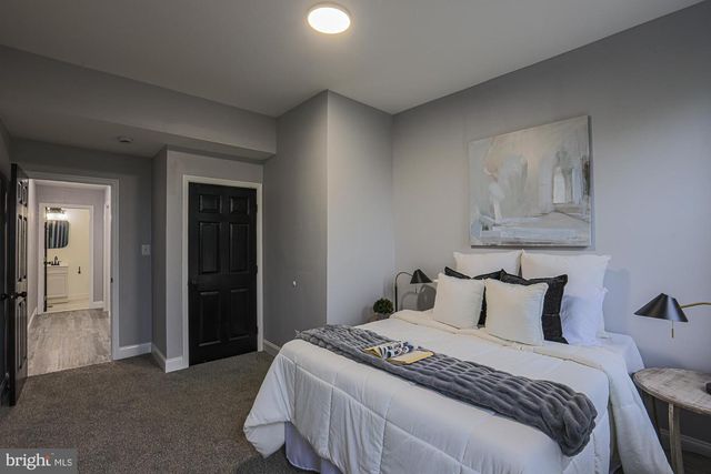 1520 E BALTIMORE ST, Baltimore, MD 21231