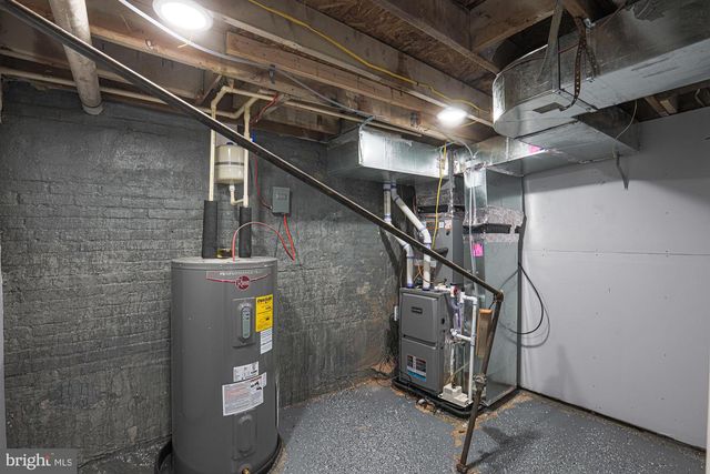 1520 E BALTIMORE ST, Baltimore, MD 21231