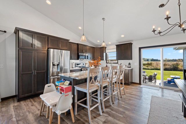 1013 GRASSY MEADOW LANE, Menasha, WI 54952