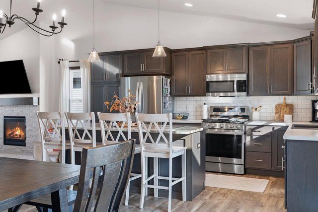 1013 GRASSY MEADOW LANE, Menasha, WI 54952