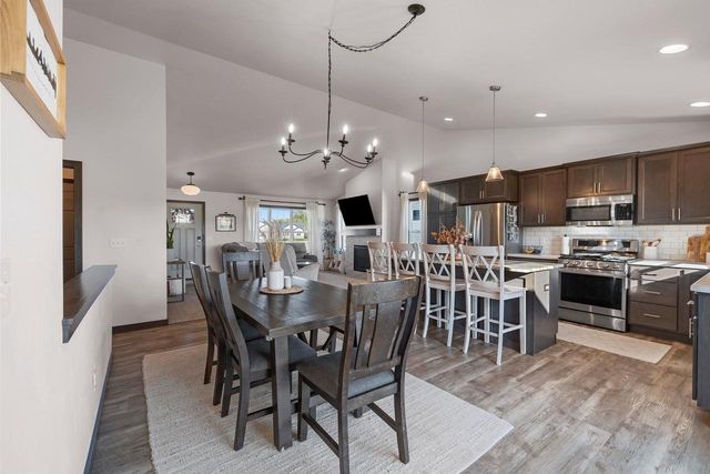 1013 GRASSY MEADOW LANE, Menasha, WI 54952