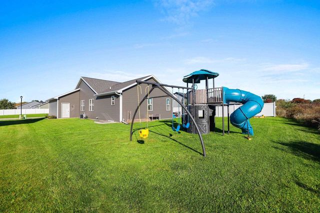 1013 GRASSY MEADOW LANE, Menasha, WI 54952