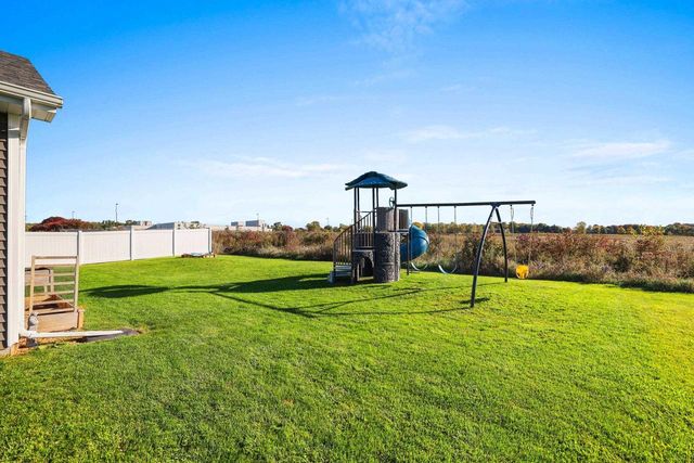 1013 GRASSY MEADOW LANE, Menasha, WI 54952