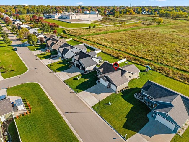 1013 GRASSY MEADOW LANE, Menasha, WI 54952