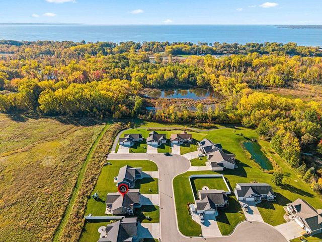1013 GRASSY MEADOW LANE, Menasha, WI 54952