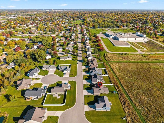 1013 GRASSY MEADOW LANE, Menasha, WI 54952