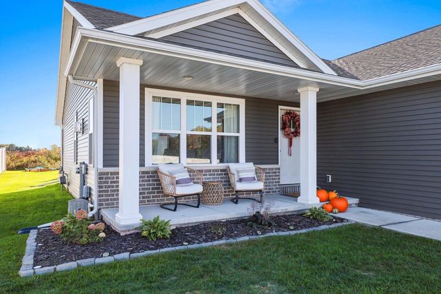 1013 GRASSY MEADOW LANE, Menasha, WI 54952