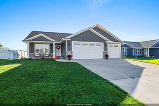 1013 GRASSY MEADOW LANE, Menasha, WI 54952