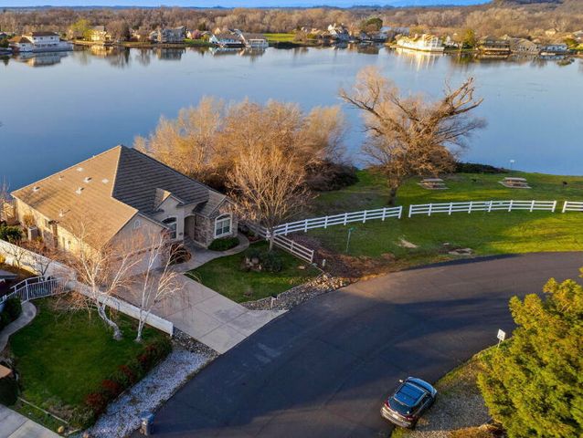 22553 S Marina Way, Cottonwood, CA 96022