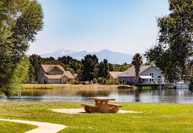 22553 S Marina Way, Cottonwood, CA 96022