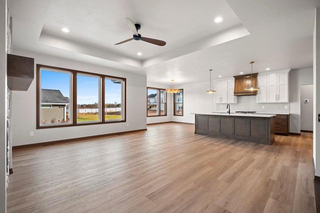 1541 RED HAWK LANDING TRAIL, De Pere, WI 54115