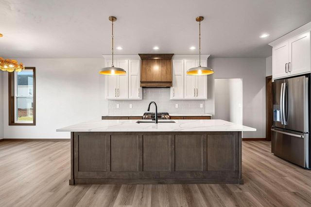 1541 RED HAWK LANDING TRAIL, De Pere, WI 54115