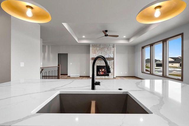 1541 RED HAWK LANDING TRAIL, De Pere, WI 54115