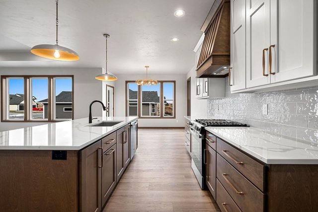 1541 RED HAWK LANDING TRAIL, De Pere, WI 54115