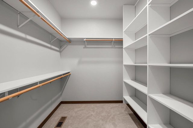 1541 RED HAWK LANDING TRAIL, De Pere, WI 54115