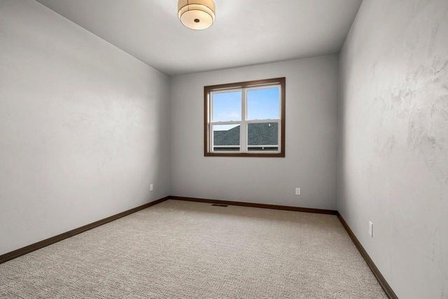 1541 RED HAWK LANDING TRAIL, De Pere, WI 54115