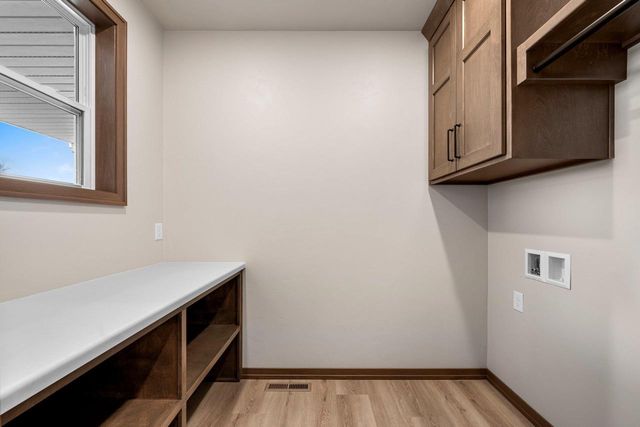 1541 RED HAWK LANDING TRAIL, De Pere, WI 54115