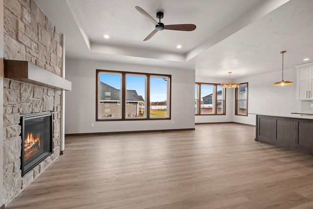 1541 RED HAWK LANDING TRAIL, De Pere, WI 54115