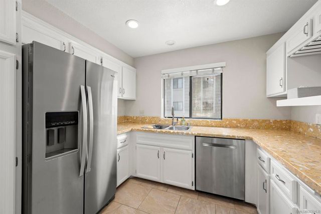 4064 Mahaila Ave C, San Diego, CA 92122