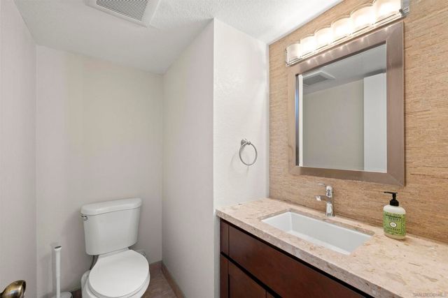 4064 Mahaila Ave C, San Diego, CA 92122