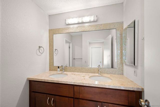 4064 Mahaila Ave C, San Diego, CA 92122