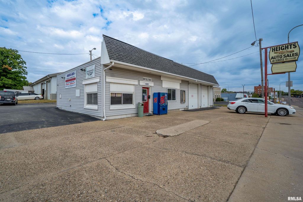 4405 N PROSPECT Road, Peoria Heights, IL 61616