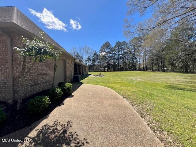 210 White Street, Florence, MS 39073