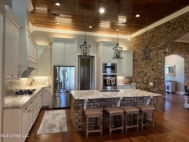 210 White Street, Florence, MS 39073