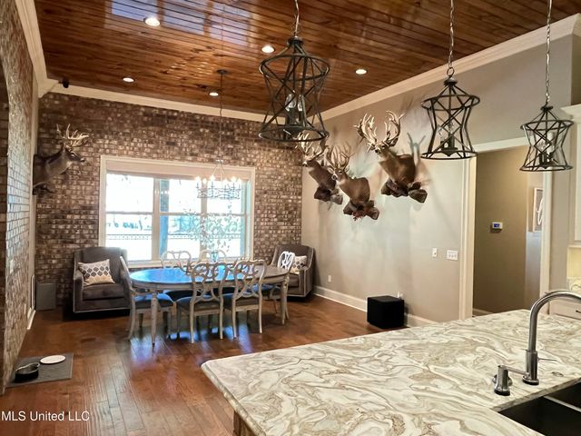 210 White Street, Florence, MS 39073