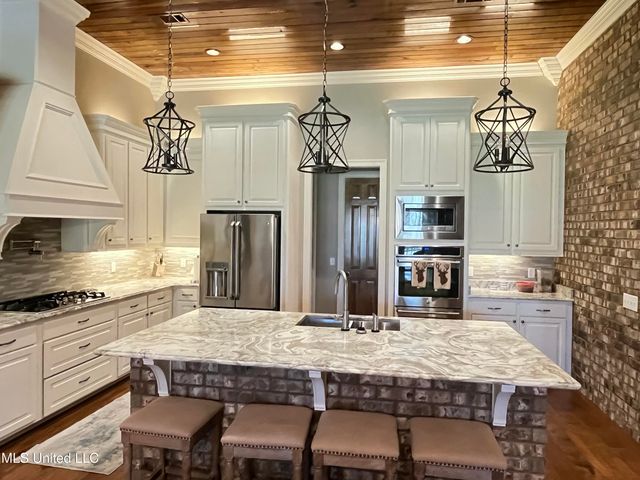 210 White Street, Florence, MS 39073