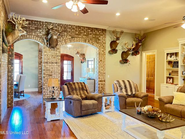 210 White Street, Florence, MS 39073