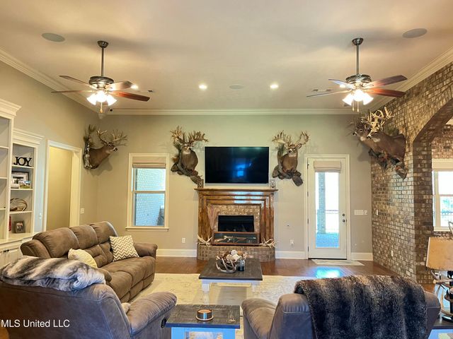 210 White Street, Florence, MS 39073