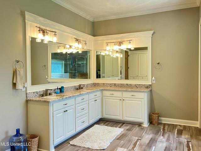 210 White Street, Florence, MS 39073