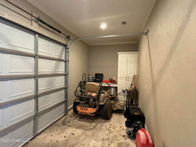 210 White Street, Florence, MS 39073