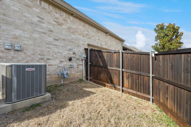 6928 Heather Lane, North Richland Hills, TX 76182