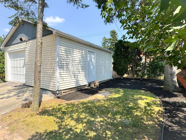 1921 Case AVENUE, Racine, WI 53403