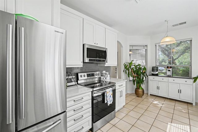 41 Muirfield Greens LN, Lakeway, TX 78738